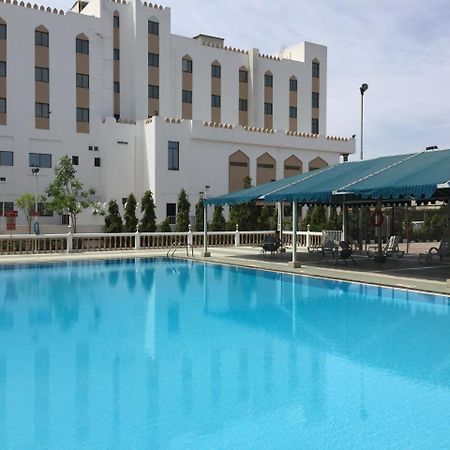 Hotel Al Madinah Holiday มัสกัต ภายนอก รูปภาพ